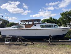 Classic 32ft Houseboat Cruiser for sale