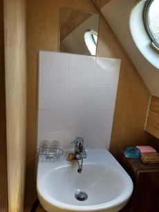 Widebeam Liveaboard - Leeds Liverpool Short Boat style 83% scale