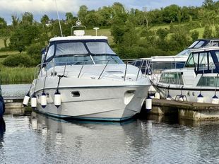 2006 Sealine S38 w/ Twin Volvo Penta D4 2 x 260HP, Diesel Sterndrives