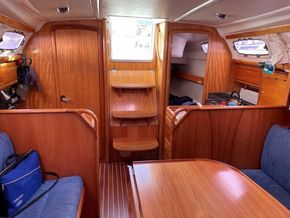 2006 Bavaria Cruiser 30 24