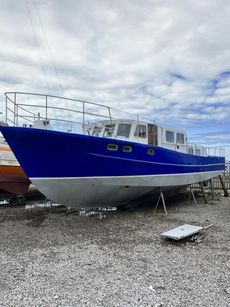 Bruce Robert’s Trawler Yacht 42 - New Venture