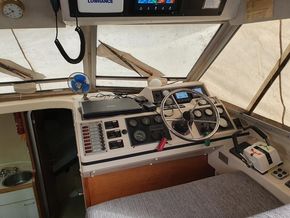 Lower steering position