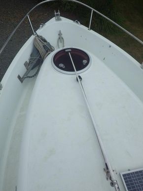 VHF ariel, Escape hatch and anchor