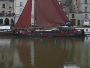 Historic Dutch Tjalk 18.26m (1896) &ndash; Sailing Liveaboard Barge &ndash; Survey