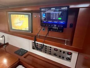 Beneteau Oceanis 58  - Navigation Station