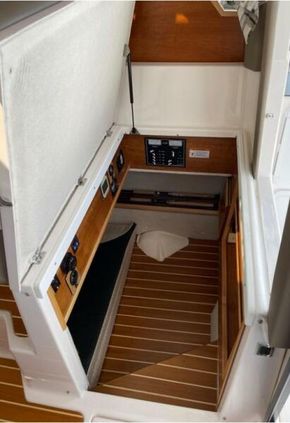 10 Mid Berth (1)