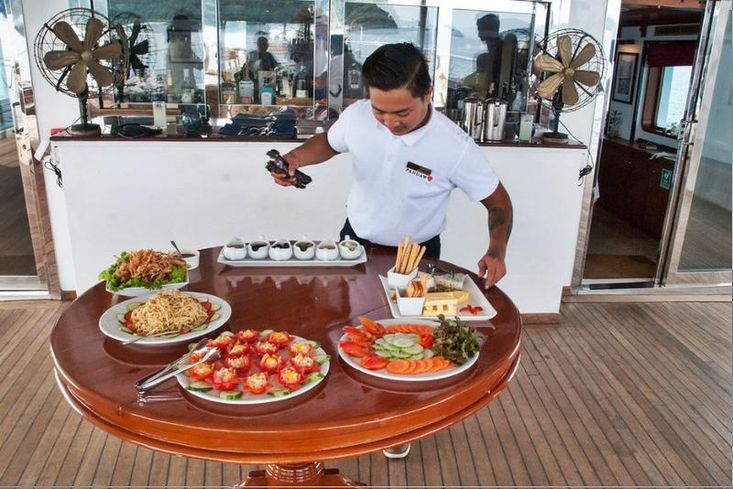 Boutique Cruise Ship Or; Family Yacht