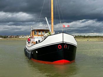 Classic Luxemotor Barge Liveaboard 17.4m Unique