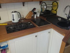 Marshall 42  - Galley