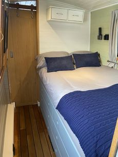 50ft Cruiser stern narrow boat