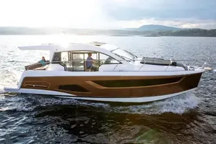 2024 Sealine C390