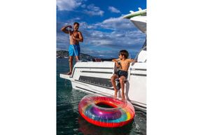 Jeanneau Merry Fisher 795 - fun with water toys