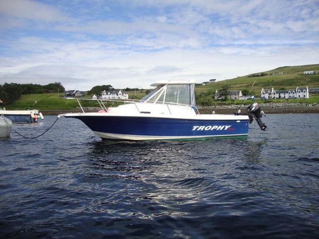BAYLINER TROPHY 2152-WALKAROUND new engine 2015, £17500