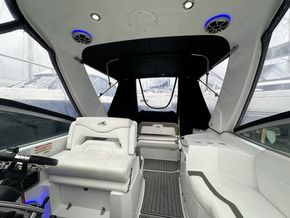 2017 Monterey 275 Sport Yacht 9
