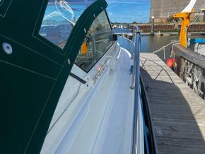 Fairline Targa 28  - Side Deck