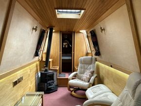 Saloon Fwrd