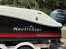 2016 NauticStar 223 DC Sport Deck