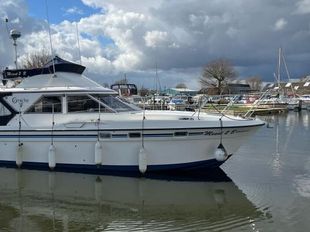 Fairline Corniche