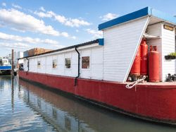 Residential Characterful Houseboat