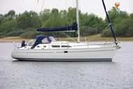 2002 Jeanneau Sun Odyssey 37