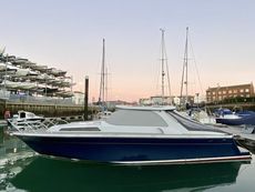 Solent Spear 35 - Rare Modern Classic Motor Yacht