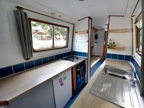 Narrowboat 62ft Cruiser Stern - Galley