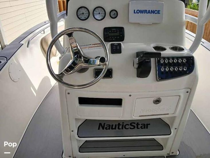 2018 Nauticstar 2102 legacy