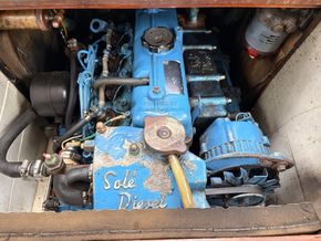Tufglass 33  - Engine
