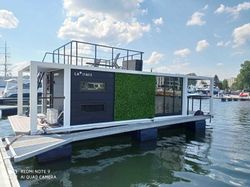 2022 La Mare Houseboat Modern 11