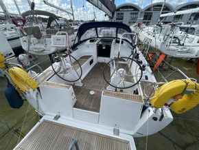 2015 Hanse 345 12
