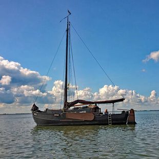 'Marker rondbouw' fishing ship