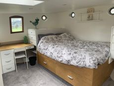 Reduced - must sell.  London mooring new fit out 