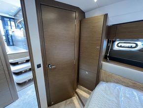 2023 Bavaria R40 Fly 28