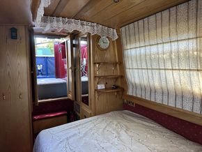 Bedroom Aft Doors Open