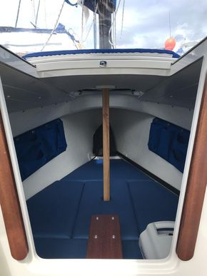 V berth