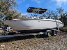 2004 Boston Whaler 240 Outrage