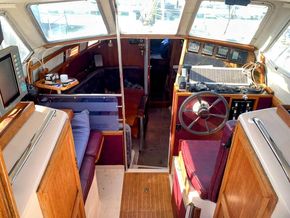 Hunter Horizon 32 Wheelhouse - Interior