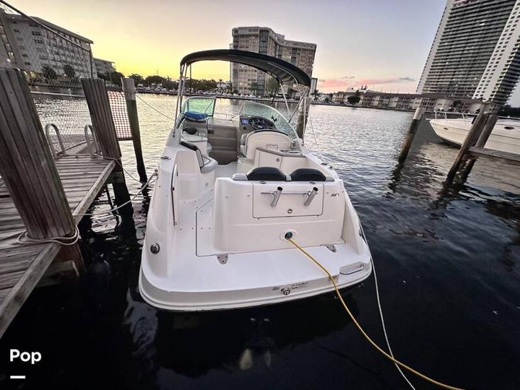 2007 Sea Ray 240 sundancer