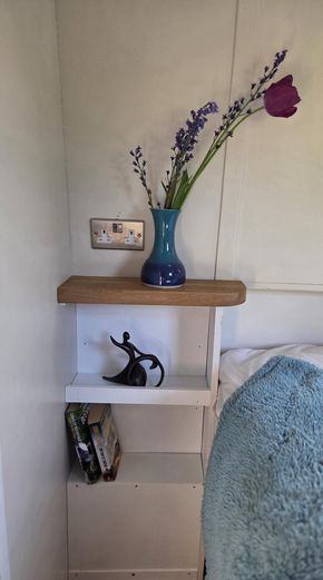 Vanity/ make-up area