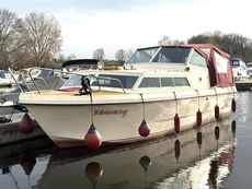 1979 Bates 810 Astral Soft Top Aft Cabin