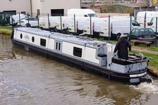 58ft 2021 Cruiser Stern Narrowboat built by Swan Boats with Bow Thrust