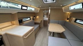 Bavaria C42 11