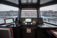 YACHT SUPPORT VESSEL CHARTER 