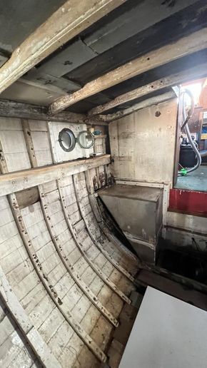 twin water tanks either side of the engine