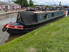 Yallambie - 56 foot traditional stern narrow boat