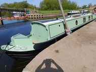 60' reverse layout narrowboat