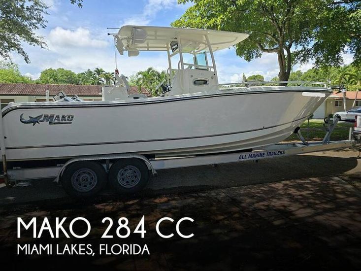 2019 Mako 284 center console