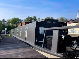 Charnwood, beautiful cruiser stern - opt moorings available at Roydon