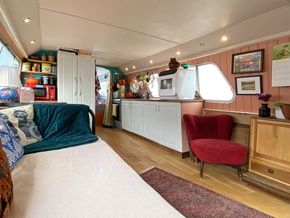Enter in the lounge & kitchen area