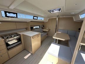2025 Bavaria C42 17
